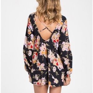 Billabong secret moon floral romper. Size medium. NWOT